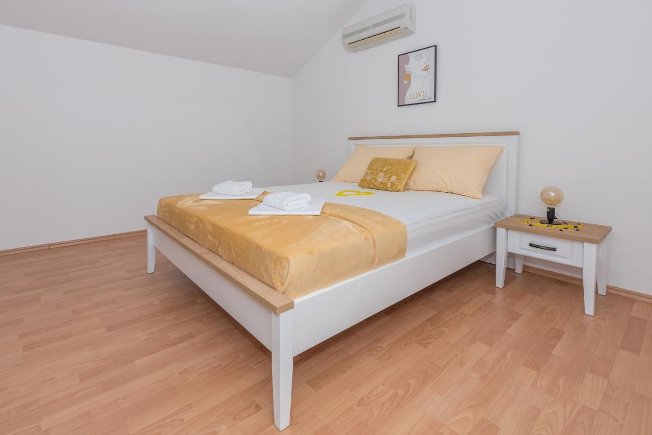 Deluxe 3 Bedroom Apartment With Sea View บาชกาโวดา ภายนอก รูปภาพ