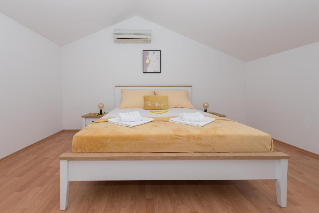 Deluxe 3 Bedroom Apartment With Sea View บาชกาโวดา ภายนอก รูปภาพ